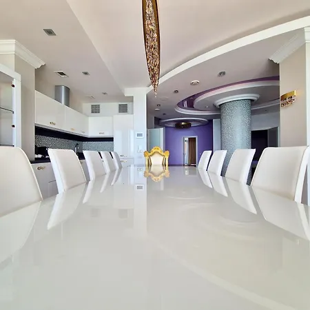 Nemo President Penthouse Odesa Holiday home *